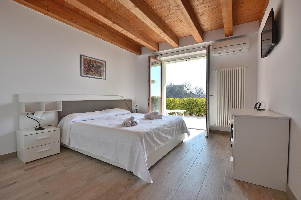 Red Apartment In Marciaga Di Costermano Kültér fotó