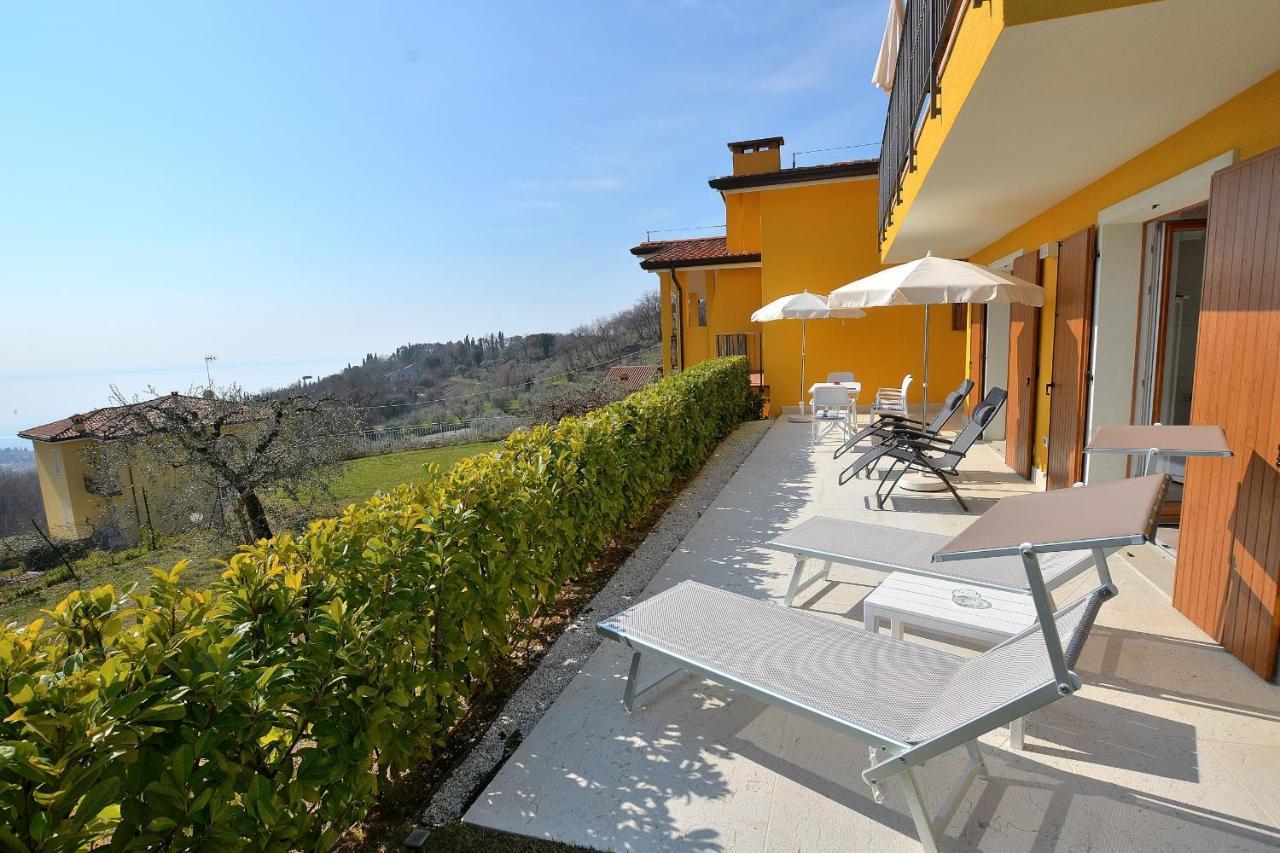 Red Apartment In Marciaga Di Costermano Kültér fotó